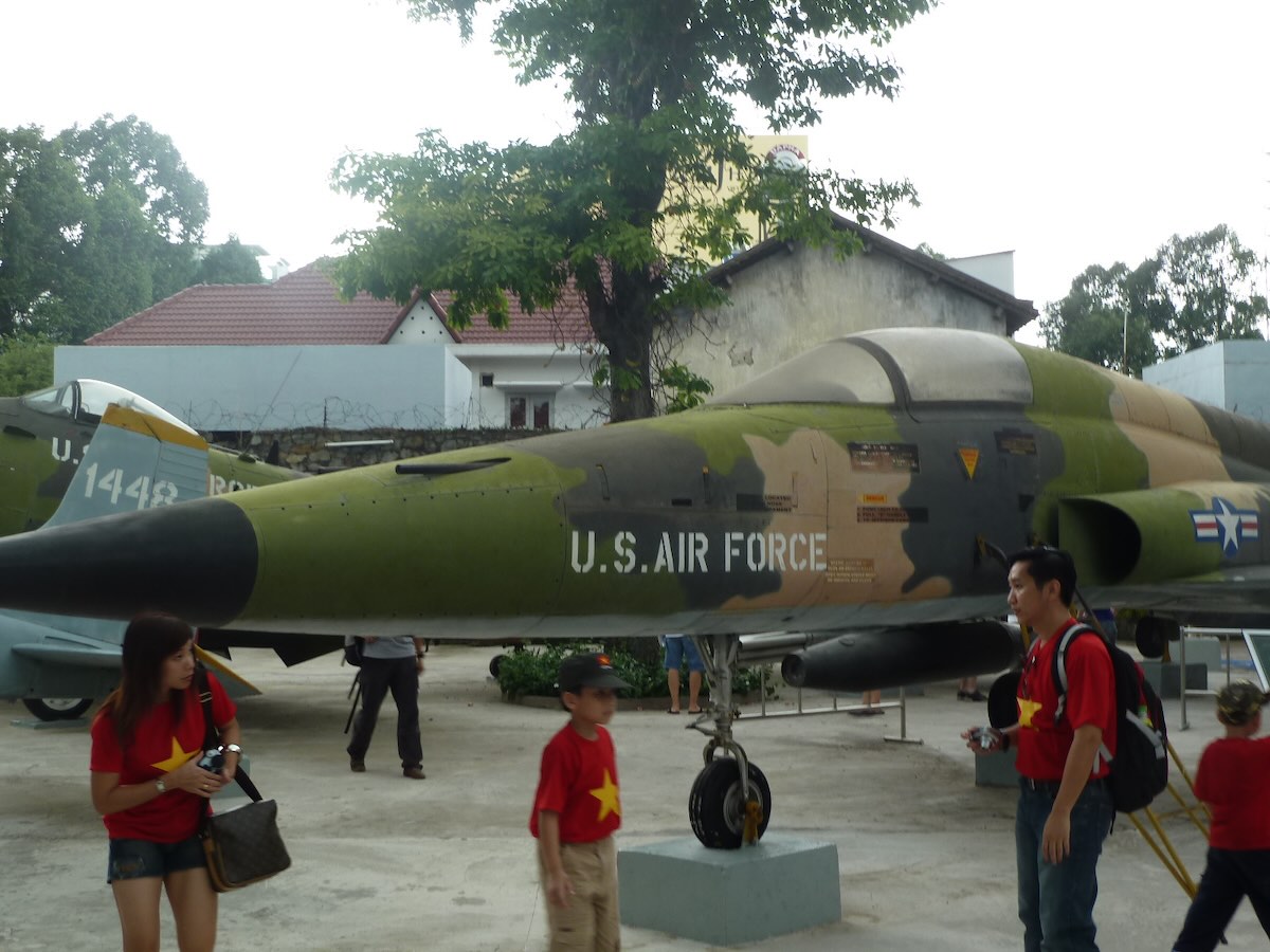Een Amerikaanse straaljager op de buitenplaats van het War Remnants Museum, tijdens mijn bezoek in 2010