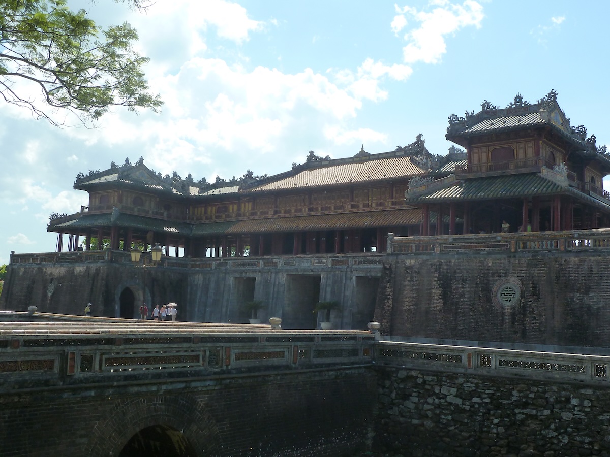 De Ngo Mon-poort van de Keizerlijke Stad in Hue